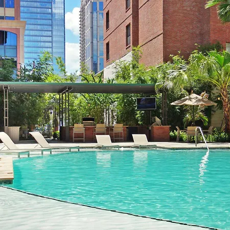 Entire Modern Downtown Apartment Ideal For Long-Term Stays